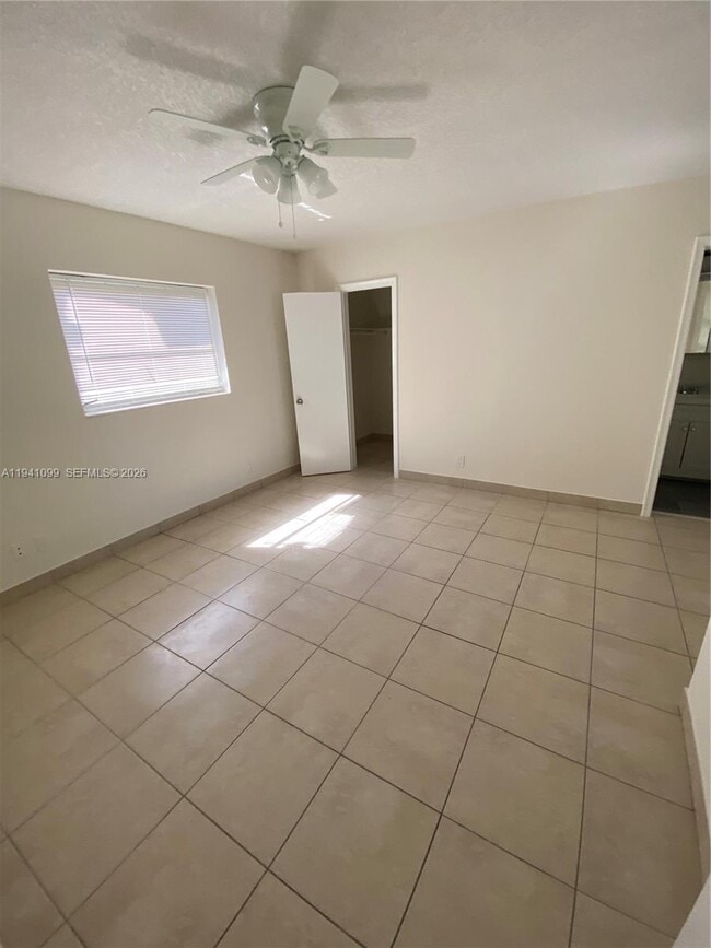 Building Photo - 851 SW 63rd Way