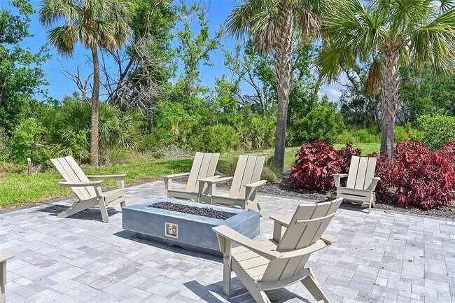 Building Photo - 15077 Shady Palms Ln