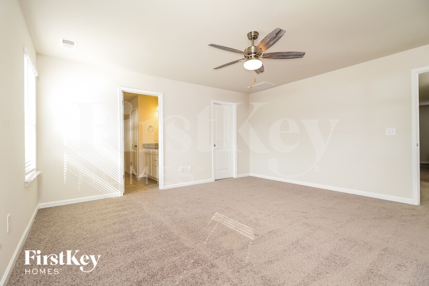 Building Photo - 304 Ashborne Ln