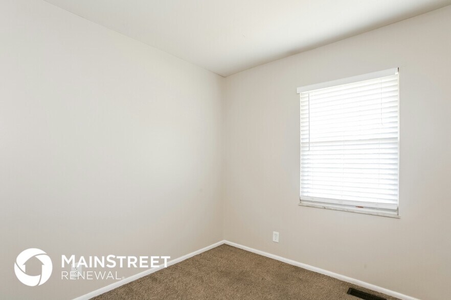 Building Photo - 2839 S Oxford St