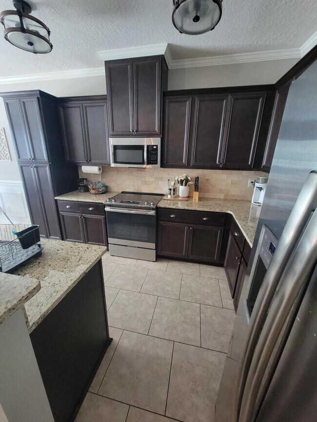 Building Photo - 3262 Alexandria Dr