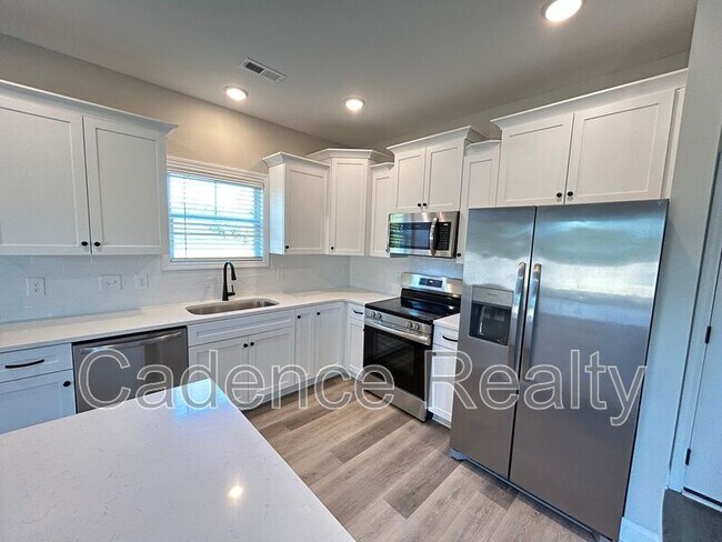 Building Photo - 1637 Grey Cliff Run