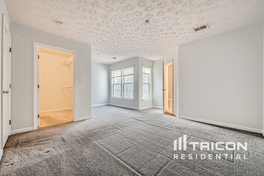 Building Photo - 8384 Frostwood Dr