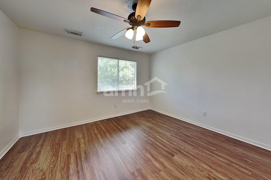 Building Photo - 5349 Yale Dr