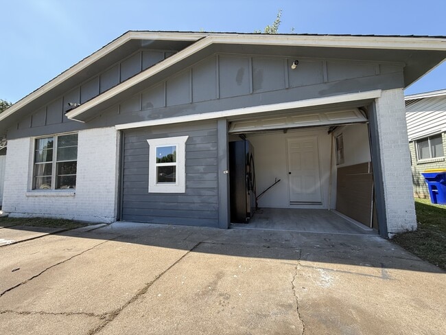 Building Photo - 5736 Shipp Dr