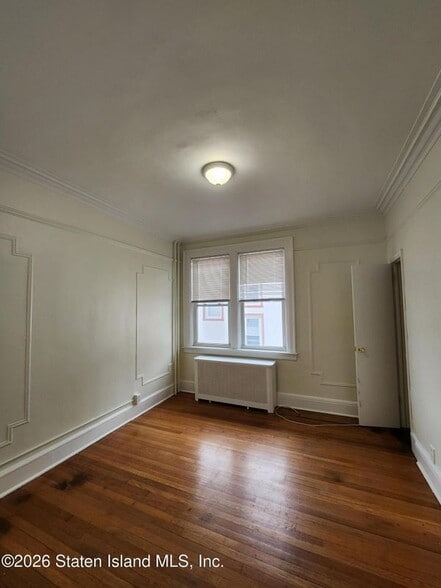 Building Photo - 164 Cromwell Ave