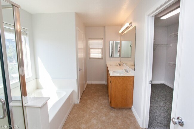 Building Photo - 6525 Cedar Waxwing St