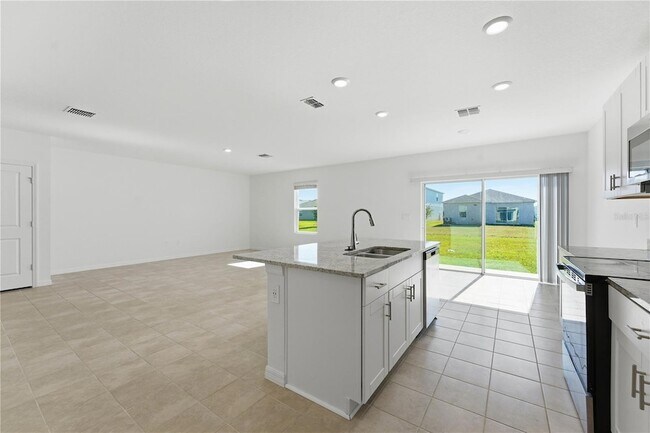 Building Photo - 5670 Nispero Wy