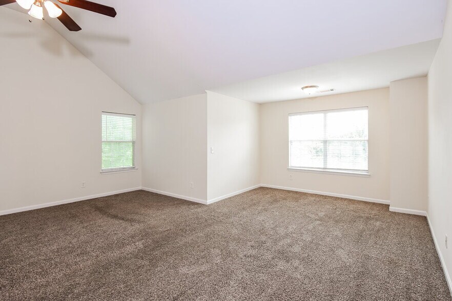 Building Photo - 4740 Hopewell Manor Dr