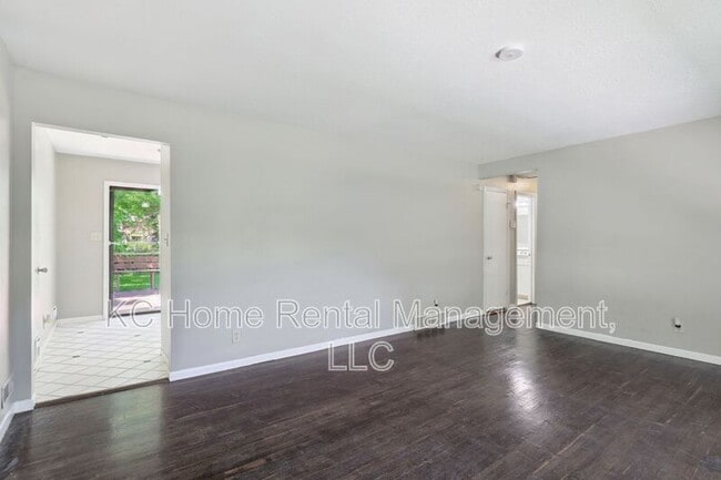 Building Photo - 5336 Appleton Ave