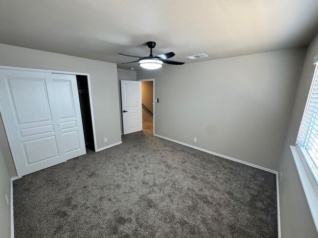 Building Photo - Move-In Ready Family Home in North San Antonio