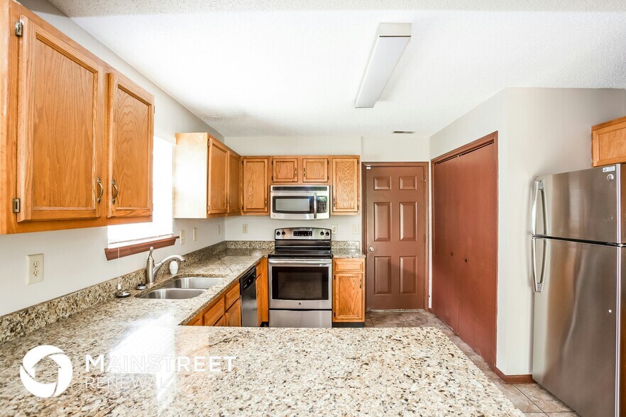 Building Photo - 8930 Lighthorse Dr