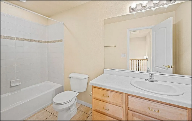 Building Photo - 404 Montero St