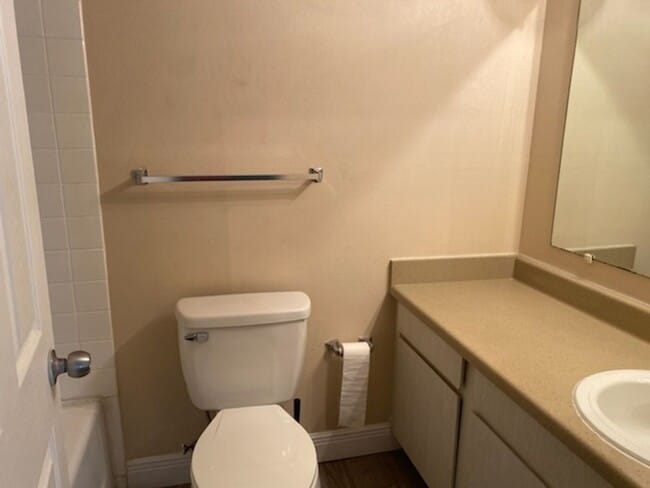 Building Photo - 260 W Van Fleet Dr