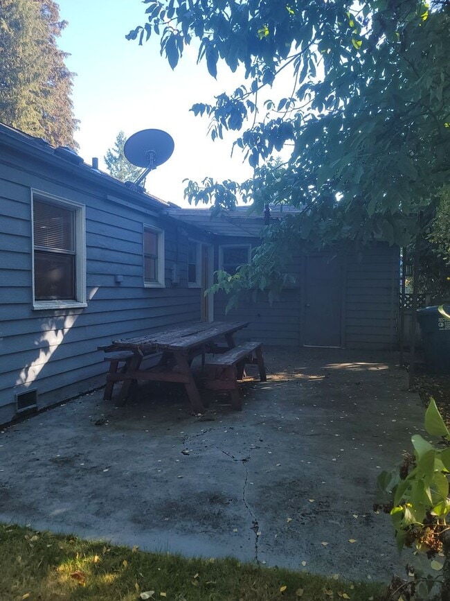 Building Photo - 3416 NE 80th St