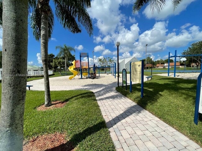 Building Photo - 1683 SW 109th Terrace