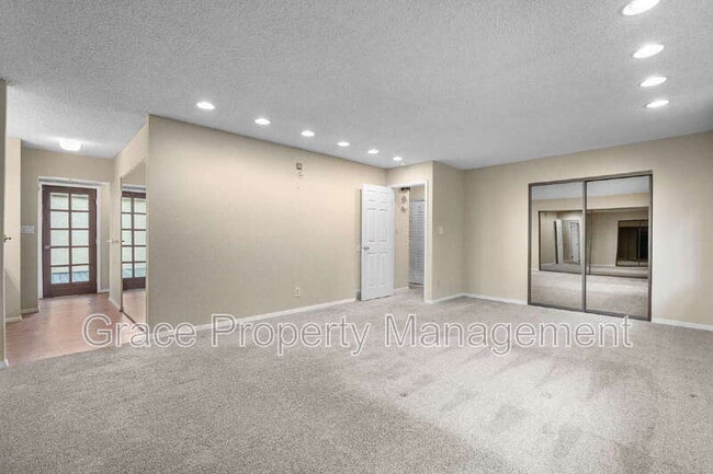 Building Photo - 1137 Sequerra St