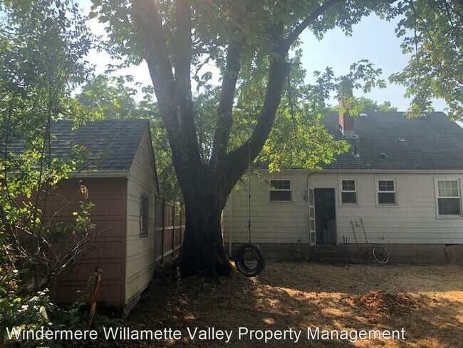 Building Photo - 3 br, 1 bath House - 513 NW 30th Street