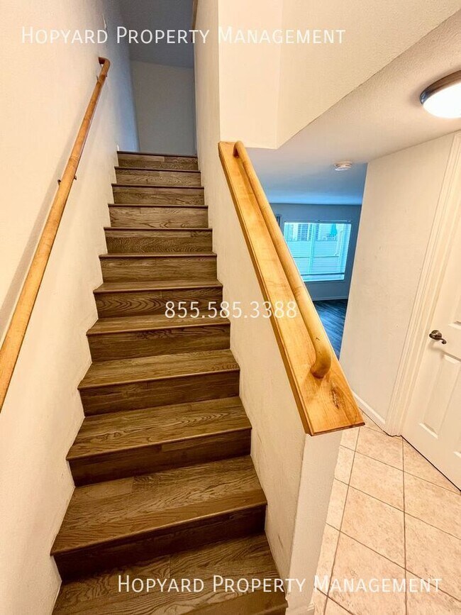 Building Photo - 27771 Vasona Ct