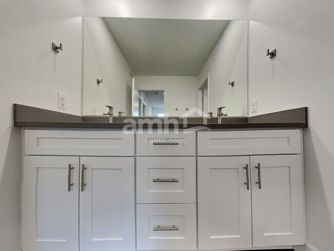 Building Photo - 4832 Blushing Star St