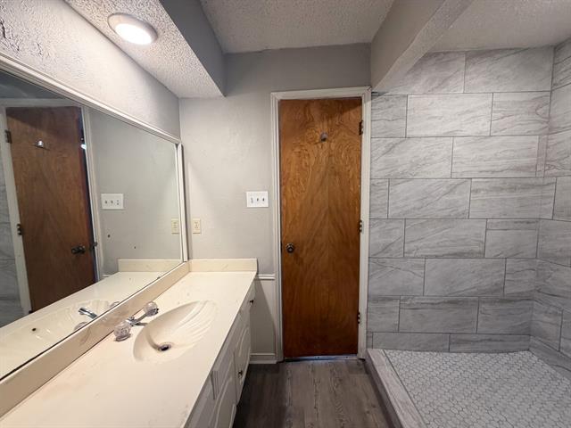 Building Photo - 1103 Scarlet Oaks Cir