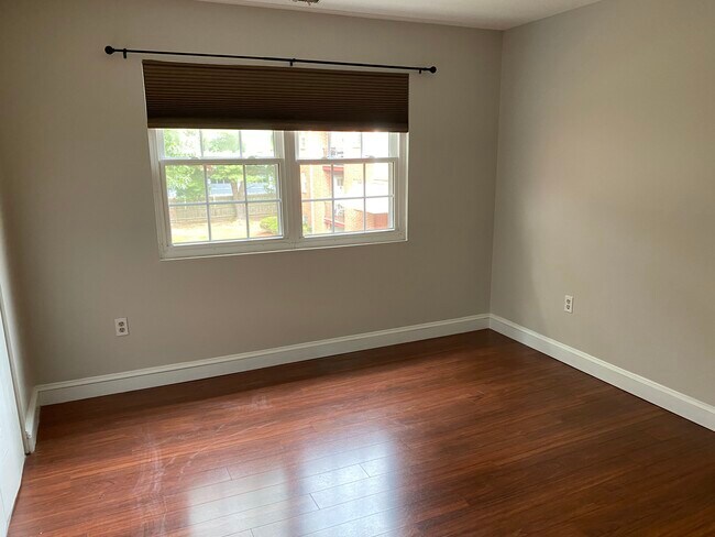 Second bedroom - 8 Louisburg Sq