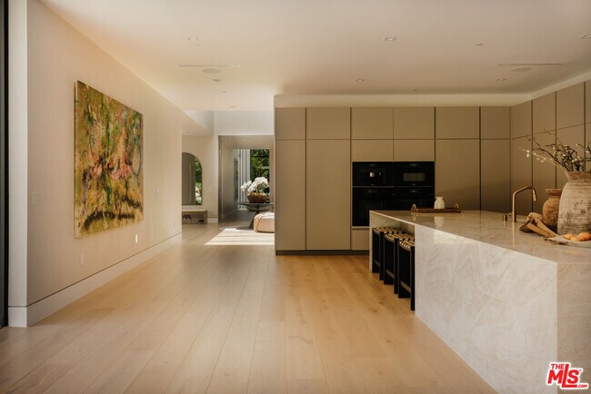 Building Photo - 260 S Canyon View Dr