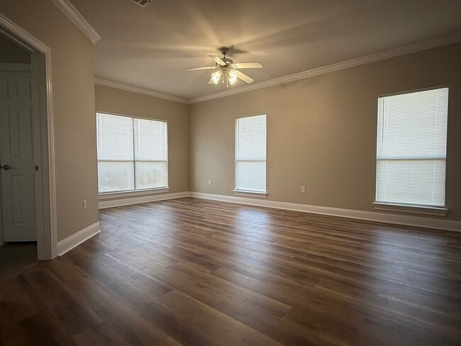 Building Photo - 41206 Colonial Dr