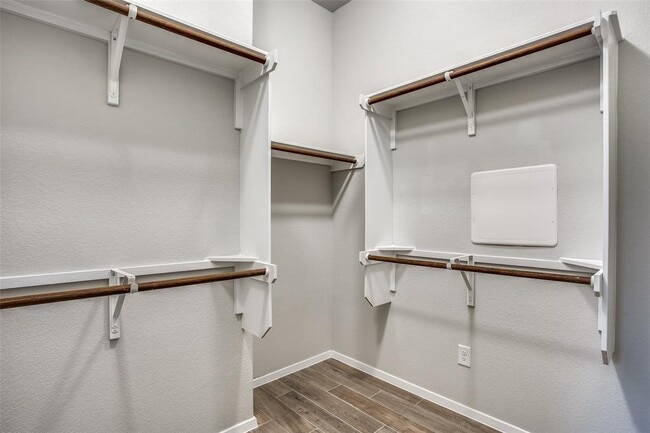Building Photo - 225 Trailside Ln