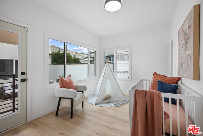 Building Photo - 3626 E 1st St