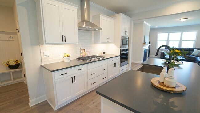 Building Photo - 329 Sparrow Rdg Dr