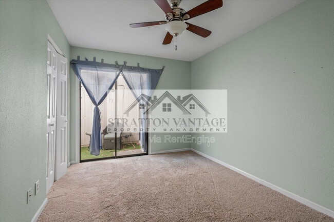 Building Photo - 2142 S Las Palmas