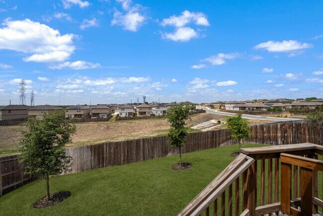 Building Photo - Energy-Efficient Applewood Home Near Lackland AFB - Realtor Commission: $500