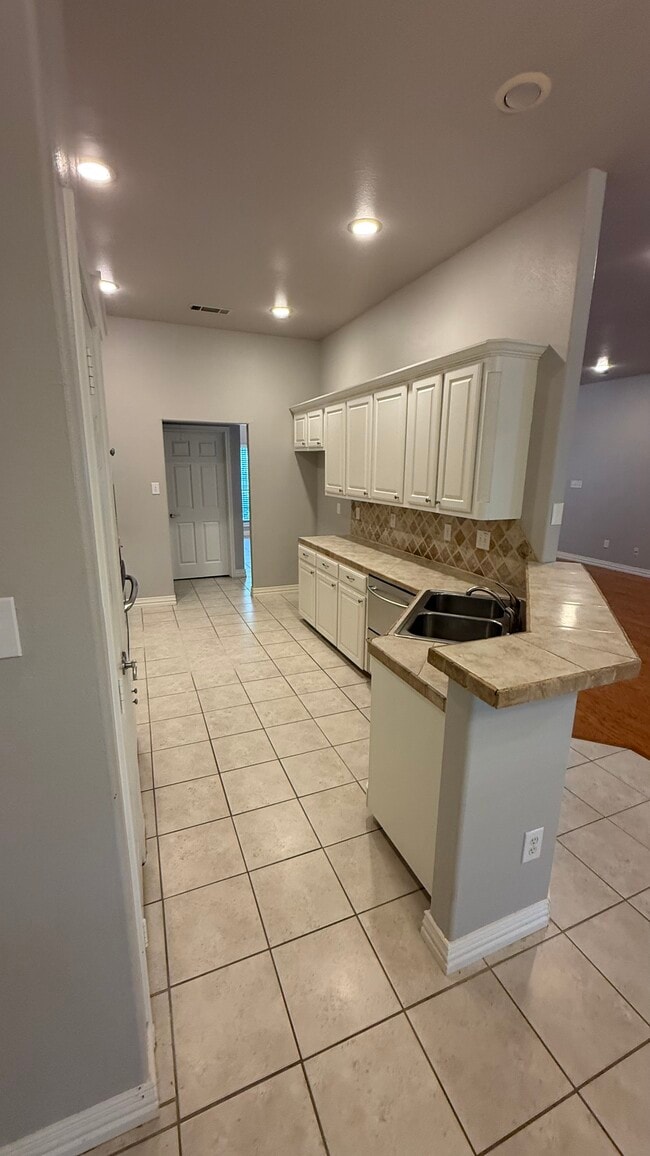 Building Photo - 1416 Shirley Way