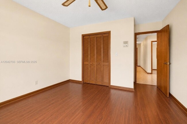 Building Photo - 7365 N Augusta Dr