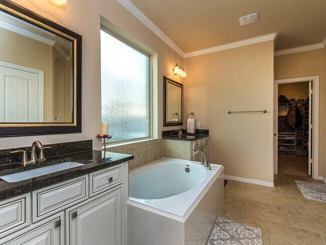 Building Photo - 3205 Cotton Blossom Way
