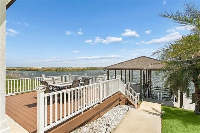 Building Photo - 4069 Marina Villa E