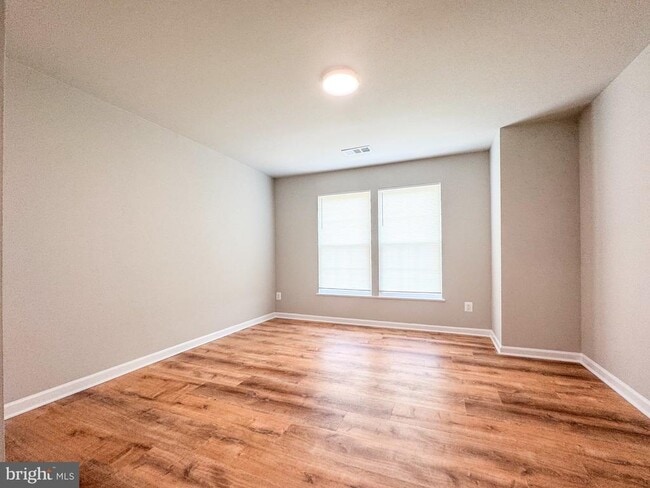 Building Photo - 6337 Littlefield Ct