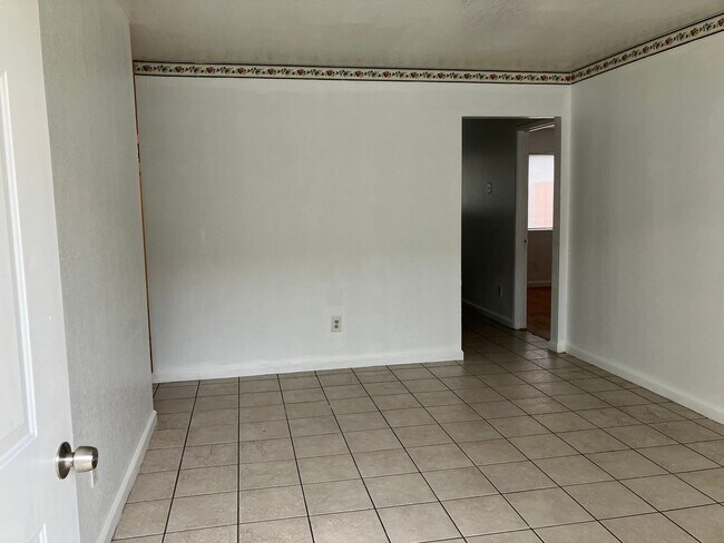 Building Photo - W 13th