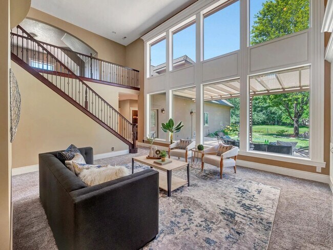 Building Photo - Exquisite 5-Bed, 6-Bath Waterfront Home fo...
