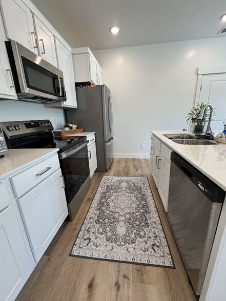 Building Photo - 3120 S 200 W