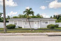 Building Photo - 1402 NW 19th St