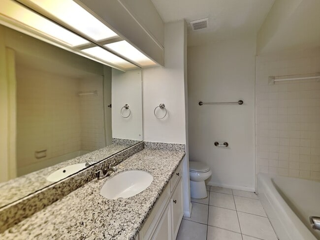 Building Photo - 3822 Stillview Dr