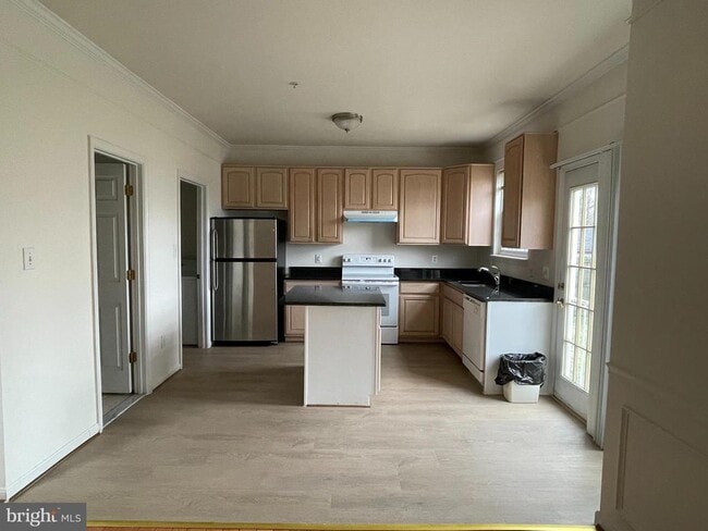 Building Photo - 3208 Stanford St