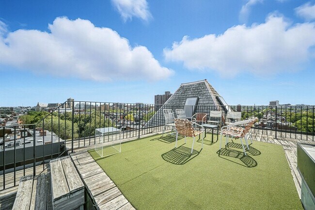 Building Photo - 567 Tremont St