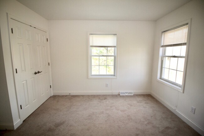 Building Photo - Stonecrest Drive