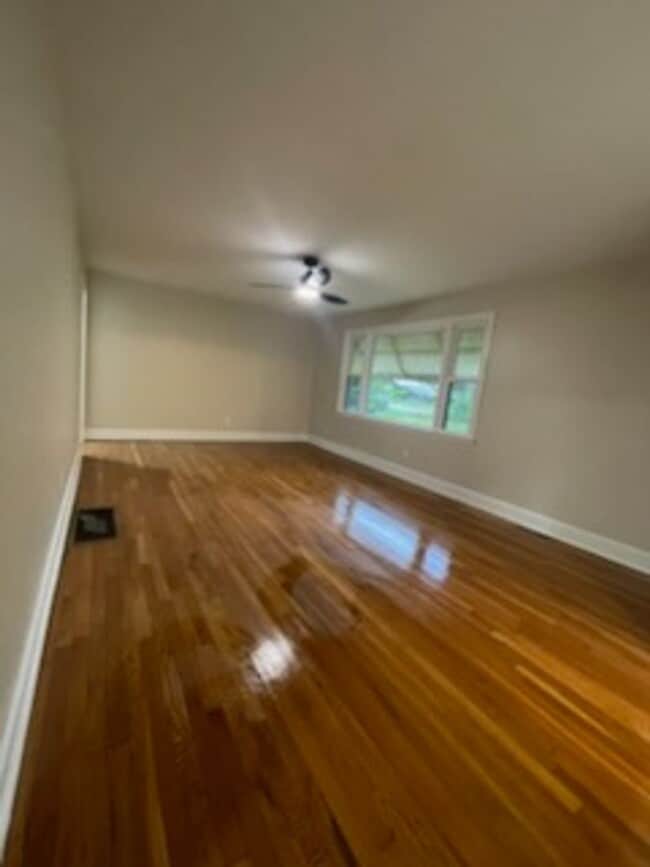 Primary Photo - Drayton NEWLY RENOVATED
