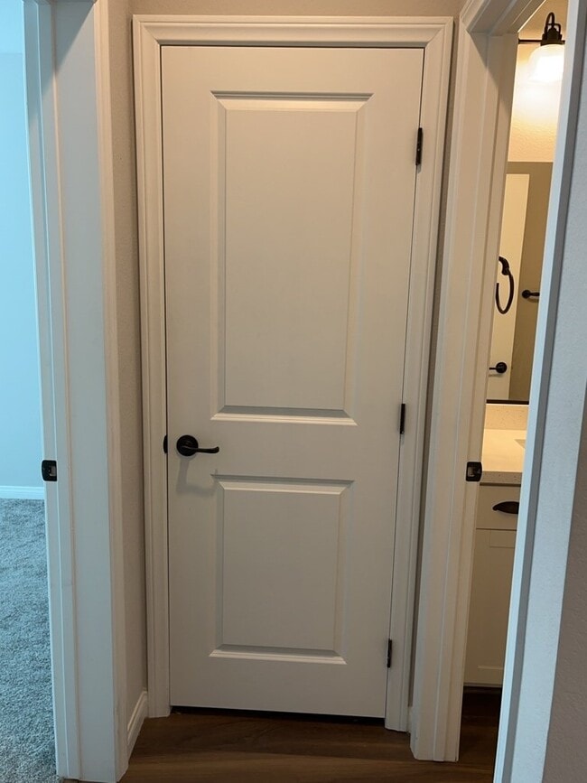 Building Photo - 2122 Bethesda Fountain Rd