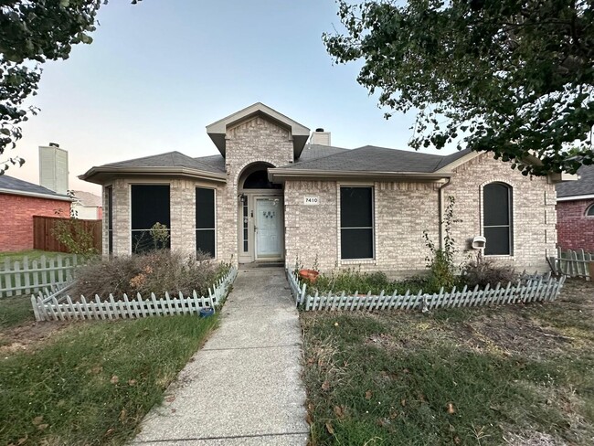 Building Photo - Move In Ready - Rowlett, TX