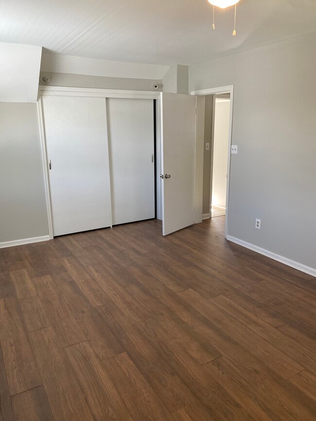 Building Photo - 305 Northpark Dr